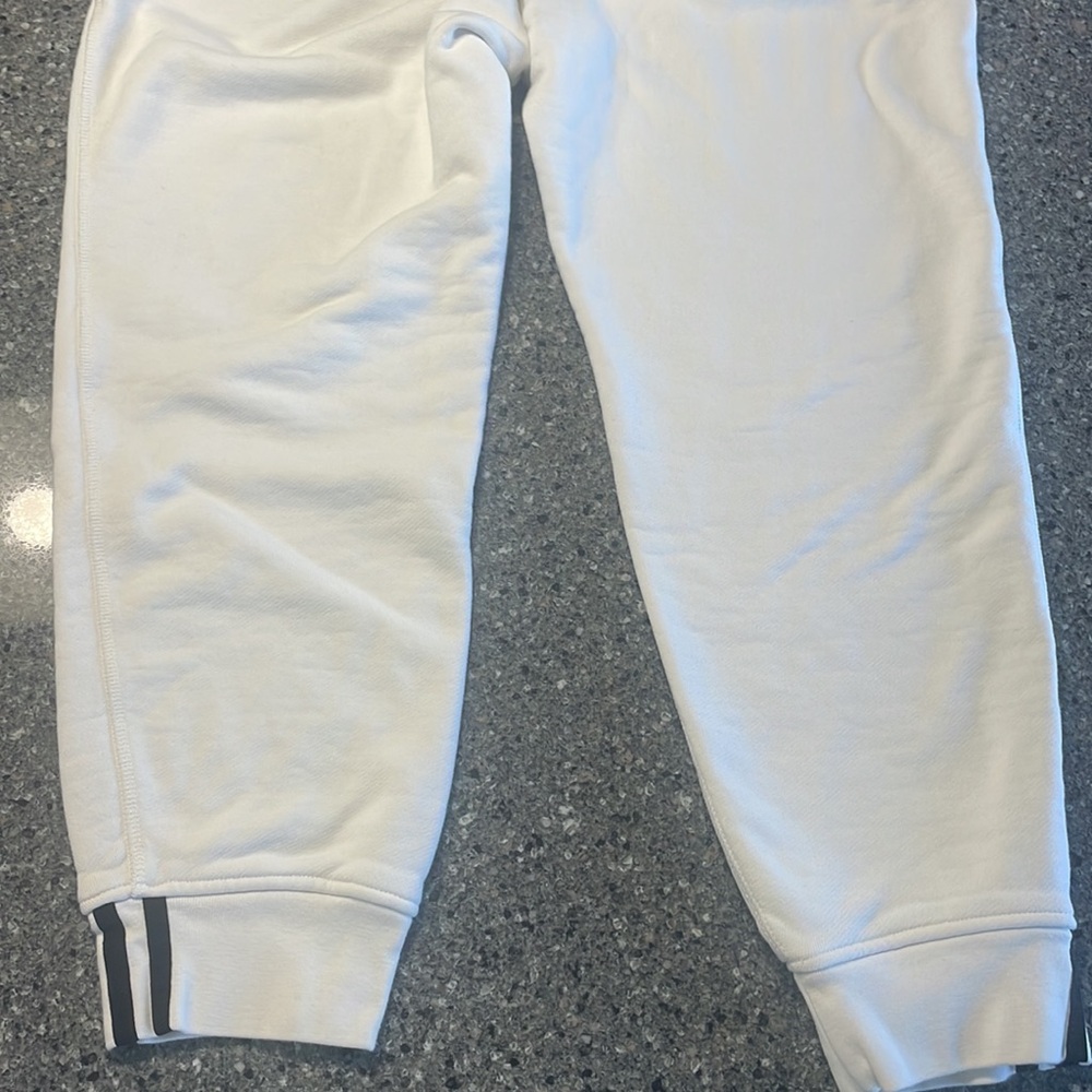 Adidas jogger sweat pants, men’s medium - Picture 6 of 7